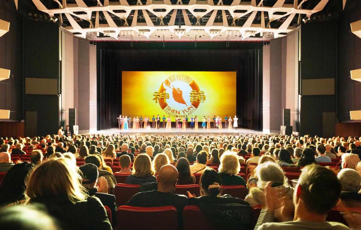 Shen Yun Is Magnificent and Inspiring, Says Violinist