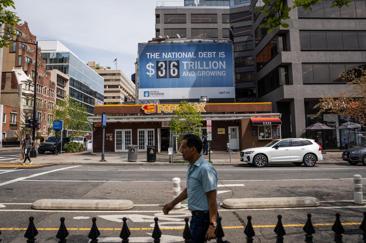 October–December US Budget Deficit Down 15 Percent From Previous Year thumbnail