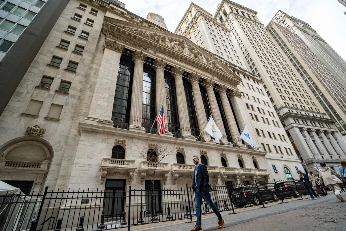 Bears and Bulls—The Best and Worst US Stocks of 2025 thumbnail