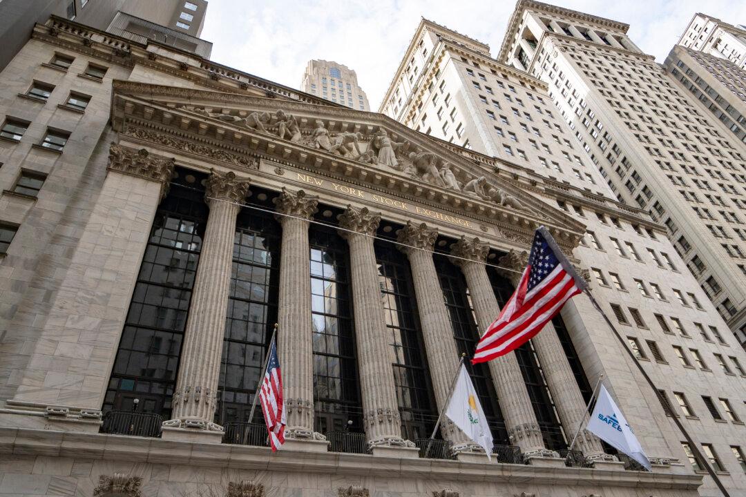 US 10-Year Treasury Yield Falls Below 4 Percent as Global Yields Surge