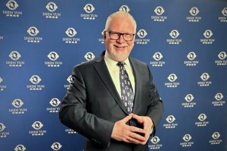 Professor of Language and Culture Says He Was ‘Very Impressed’ With Shen Yun