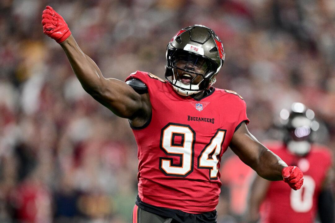 Buccaneers DL Makes Bold Prediction About His 2025 Performance