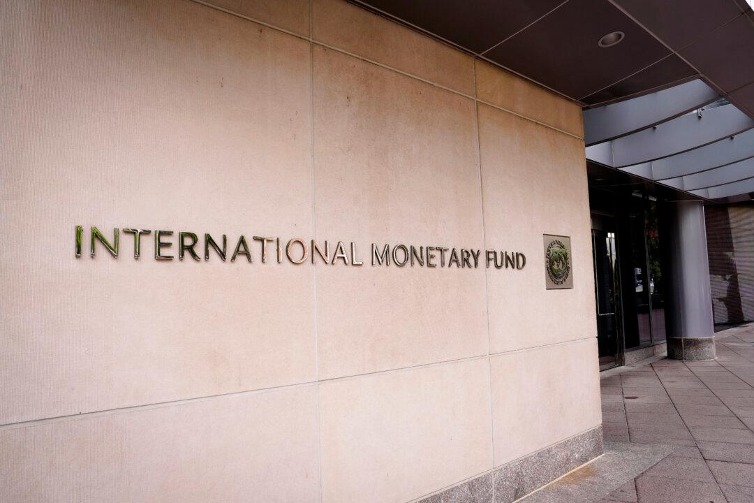 IMF Slashes Global Growth Forecasts Amid Tariffs and Uncertainty in Global Economy