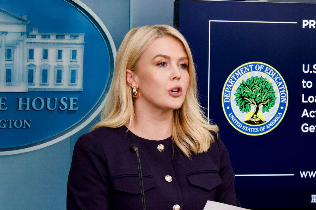 White House Responds to China Warning Countries Against Making Deals With US