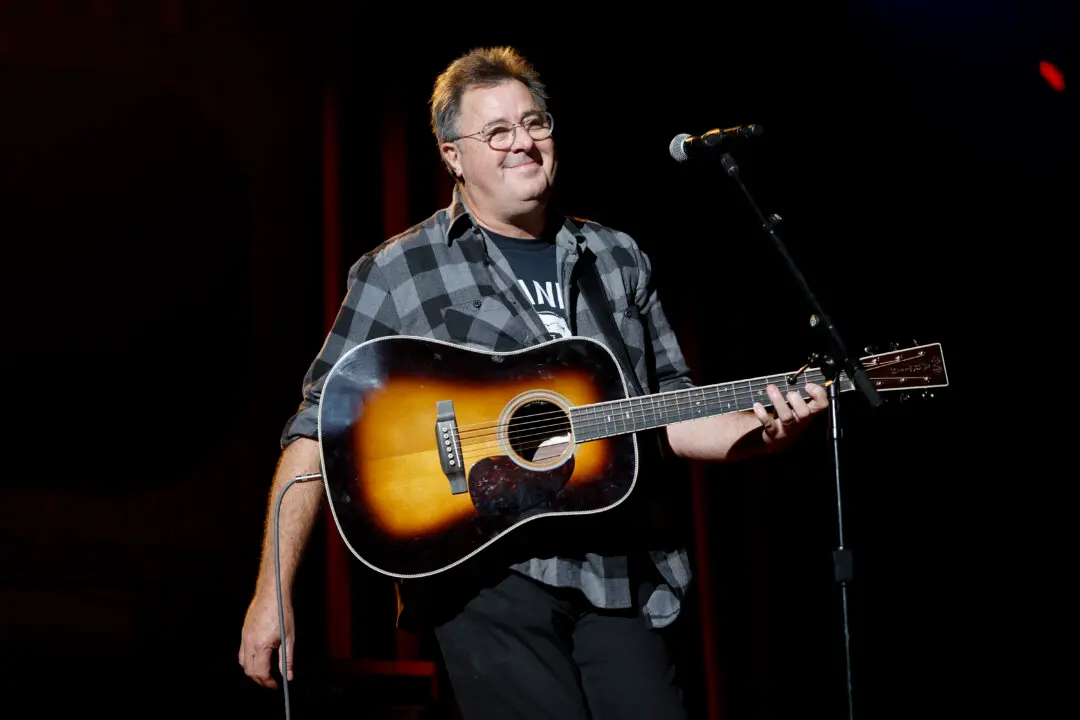Vince Gill to Receive Lifetime Achievement Award at 2025 CMA Awards