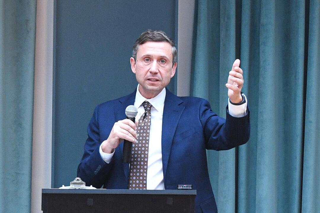 DNC Chair Rebukes Vice Chair David Hogg’s Push to Unseat Incumbent Democrats