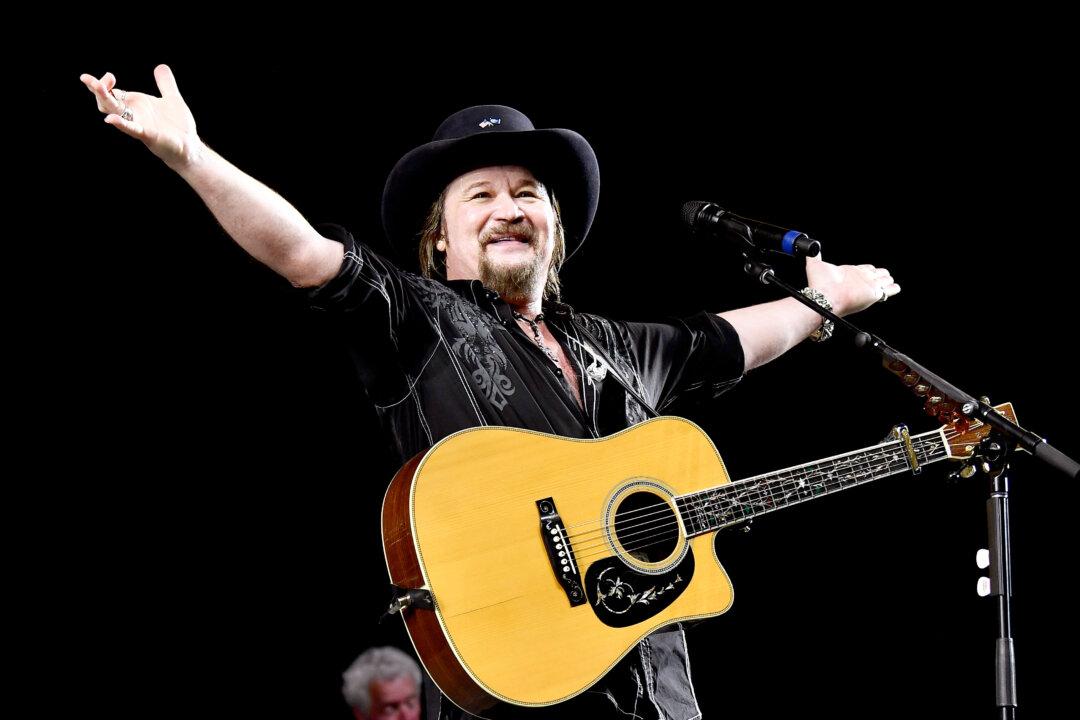 A Joyful Anthem: Travis Tritt’s ‘It’s a Great Day to Be Alive’