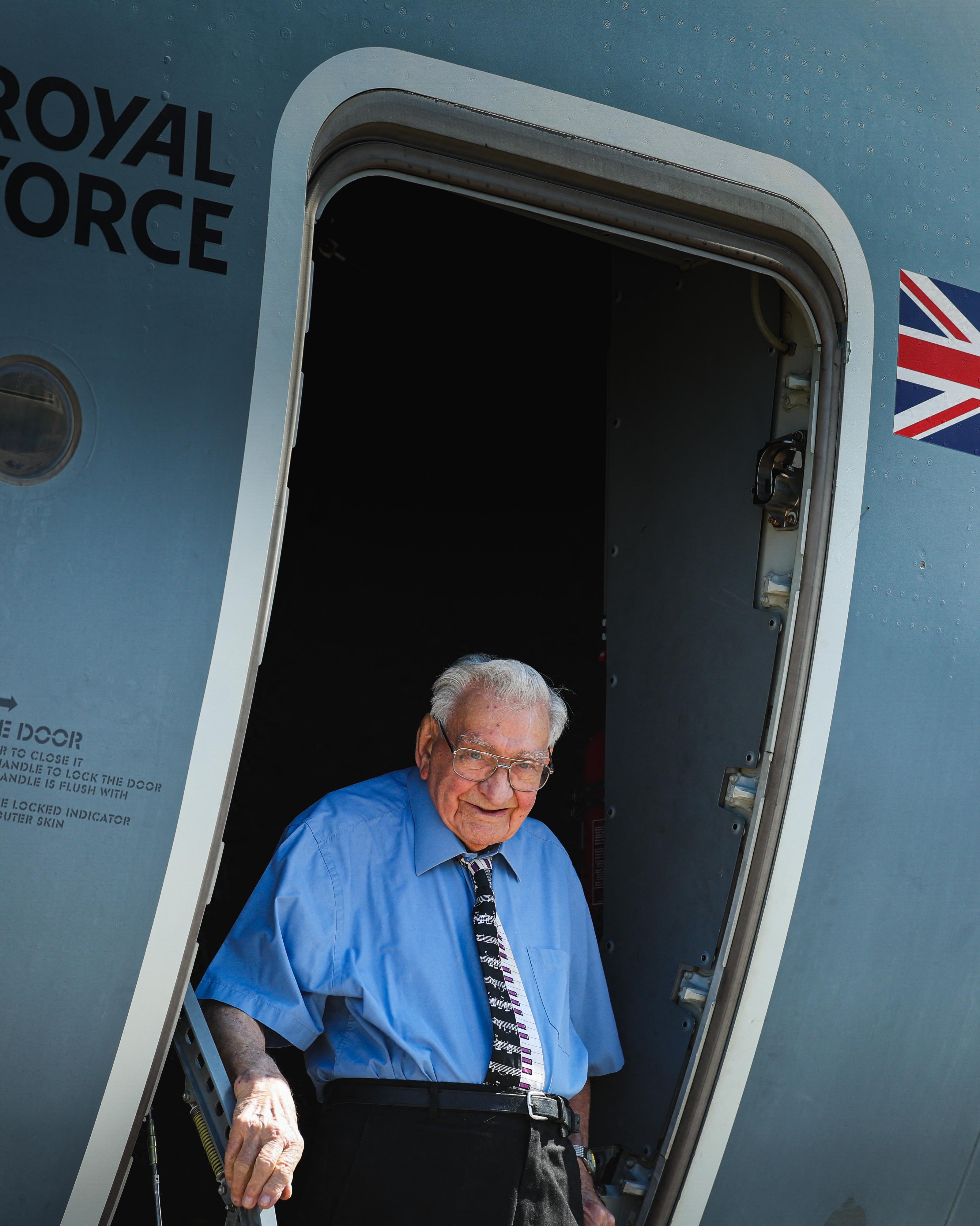 Day in Photos: 99-Year-Old Royal Air Force Veteran, Forest Fires in Israel, and Revamped Venus Grotto