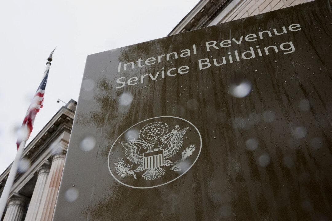 IRS Walks Back Memo Guaranteeing Back Pay for Furloughed Employees