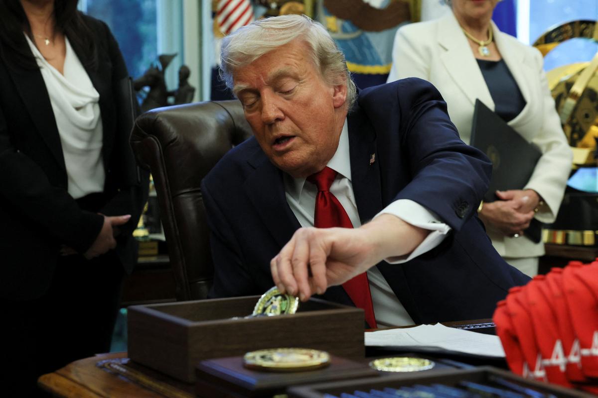 US Mint to Produce $1 Gold Coin Featuring Trump