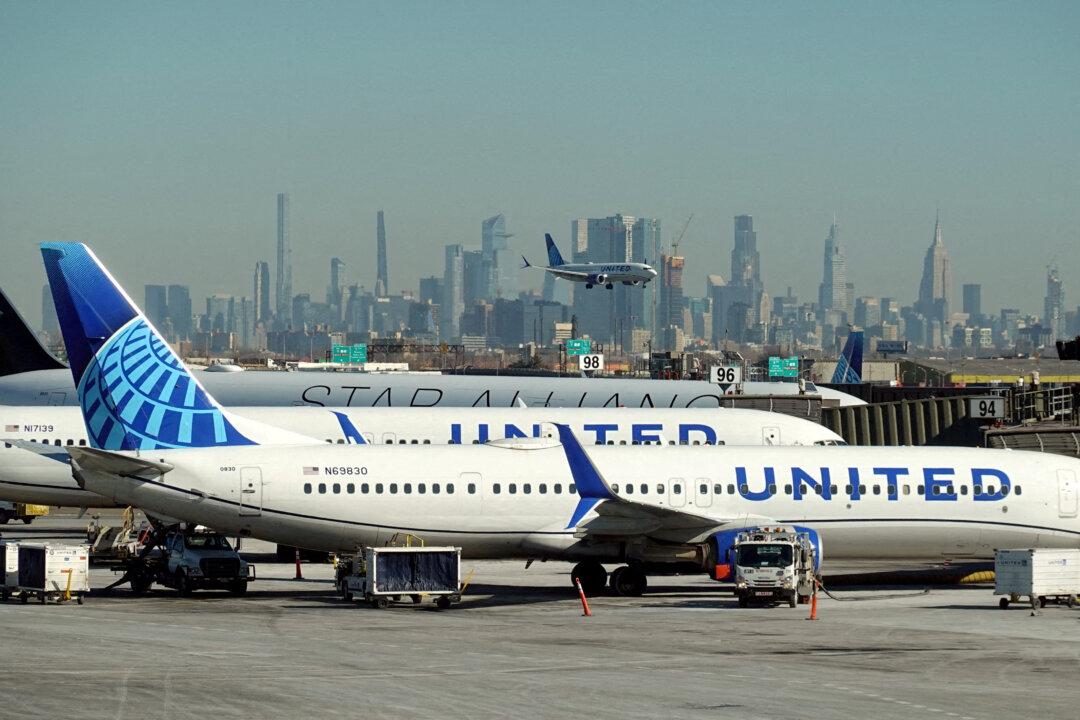 FAA Delays Flights to Newark Airport After Equipment, Staffing Issues