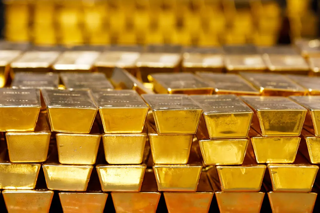 China’s Central Bank Keeps Buying Gold—and Dumping US Debt