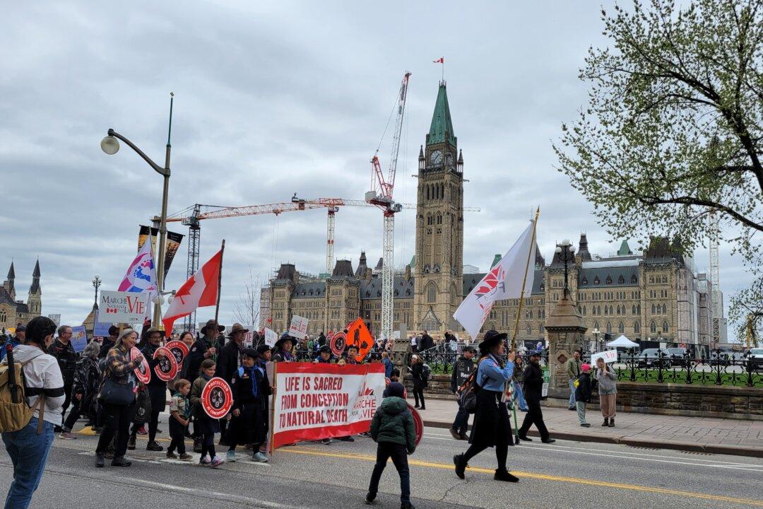Thousands Gather in Ottawa for March for Life Rally to Protest Abortion, Euthanasia
