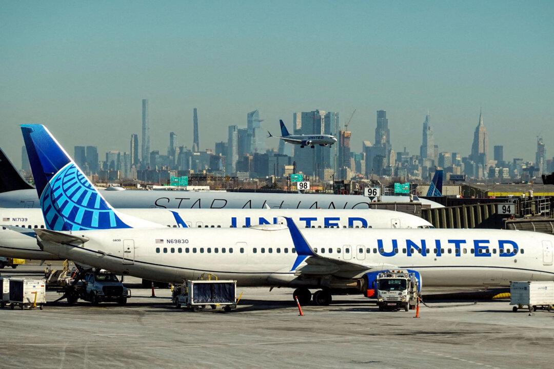 FAA Says Newark Airport Hit by New 90-Second Communications Outage