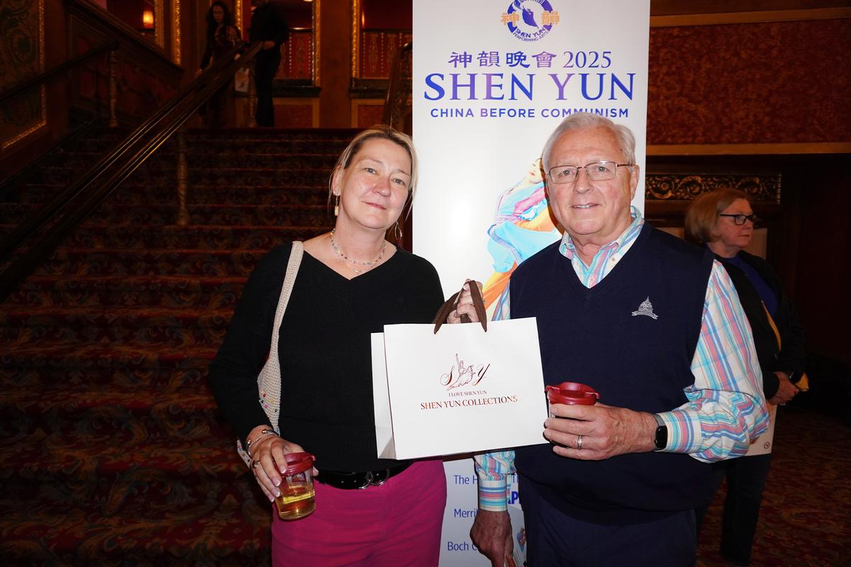 Fran O'Brien and Tara O'Brien attend Shen Yun at the Performing Arts at Providence Performing Arts Center on May 10, 2025. (Sonia Wu/The Epoch Times)