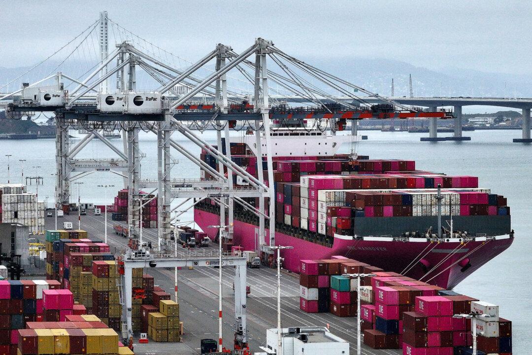 Trump’s Tariffs Deliver Record $23 Billion Revenue in May