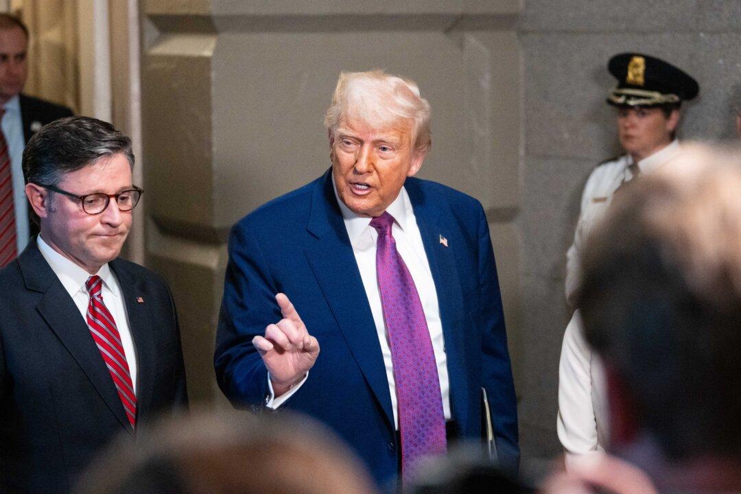 Trump Urges GOP Unity on Megabill in Rare Capitol Hill Meeting