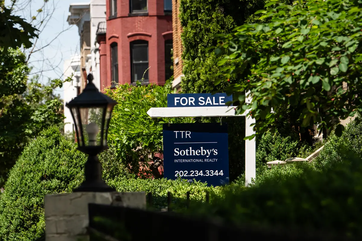Roughly 53,000 Home Buying Contracts Fell Through in October: Report thumbnail
