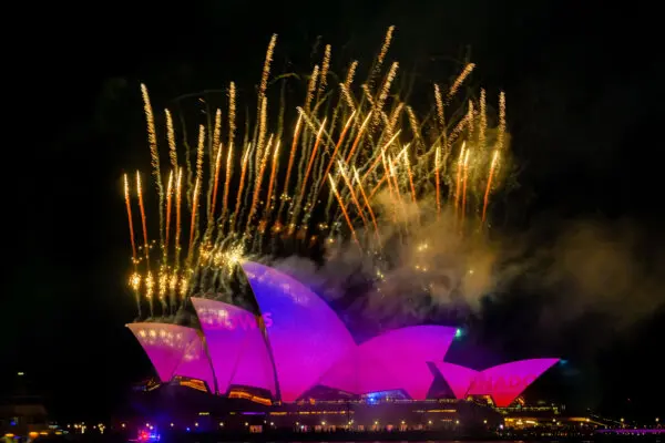 LIVE NOW: People Around the World Celebrate the Arrival of 2026