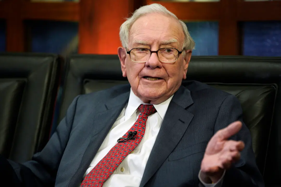 Warren Buffett Says He’s ‘Going Quiet,’ Will Speed up Donations
