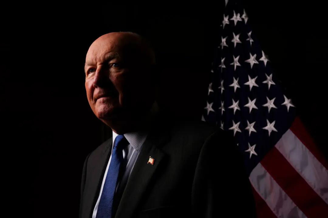 US Ambassador Says He Hopes Canadians Will Like His Country More Than China