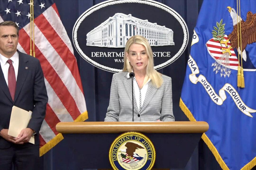 DOJ Sues New York Over Law Blocking Immigration Arrests at Courthouses