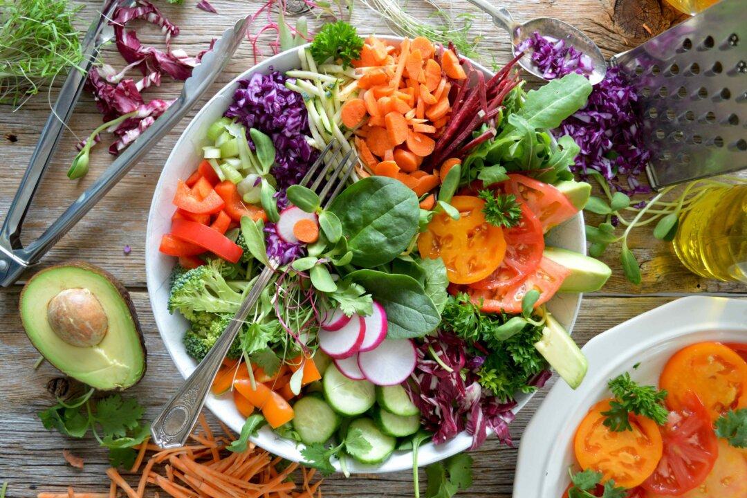 Nutritionist for Olympic Athletes Reveals How To Alleviate Common Ailments With Food Habits