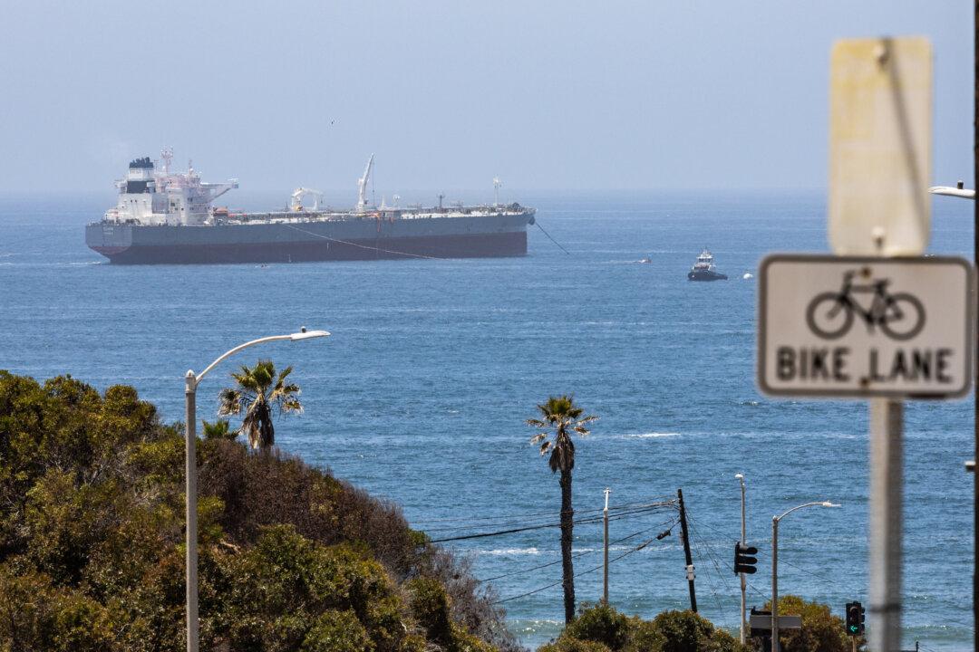 Booming Oil Shipments Lift US Exports to Record High in March