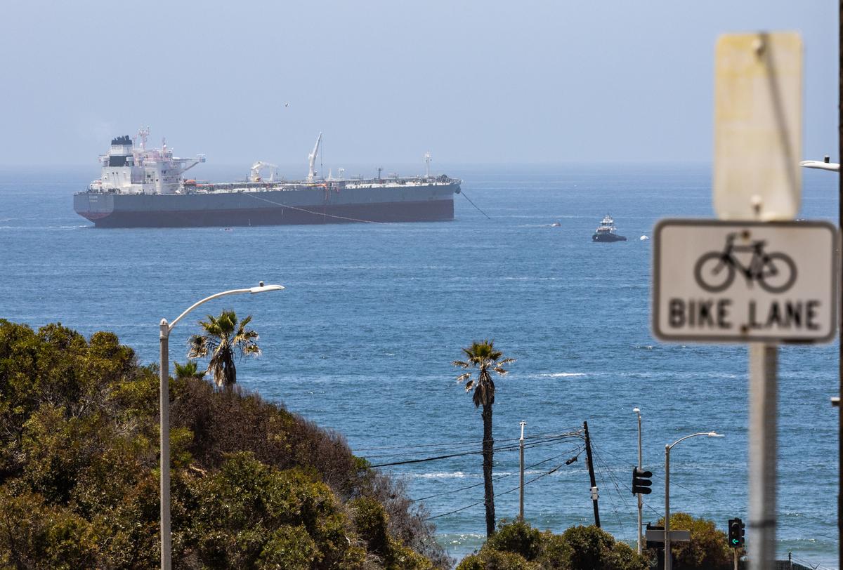 Booming Oil Shipments Lift US Exports to Record High in March