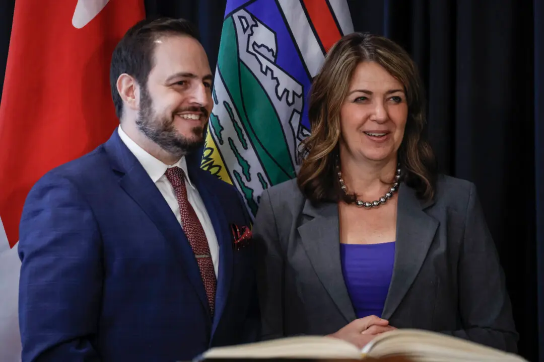 Alberta Teachers Pursue Legal Action After Smith’s Government Passes Back-to-Work Bill