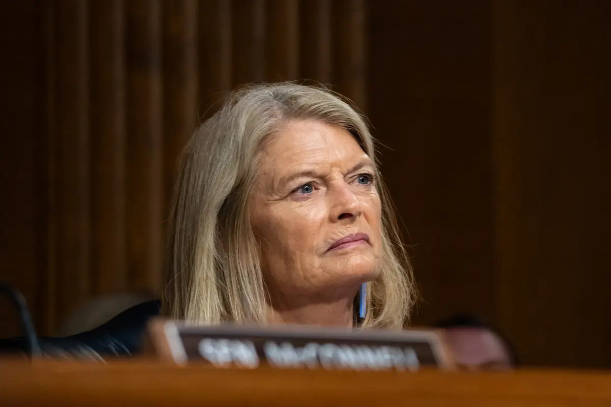 GOP Senators Vow to Block Fed Nominees Over Probe of Powell thumbnail