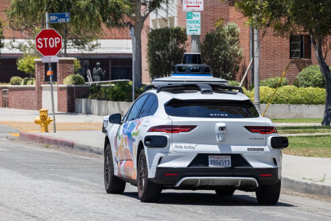 Waymo Launches First US Freeway Robotaxi Rides in California and Arizona