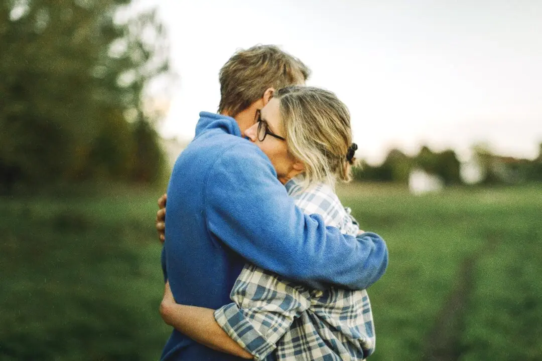 More Than Half of US Adults Report Signs of Loneliness, Societal Division: Poll