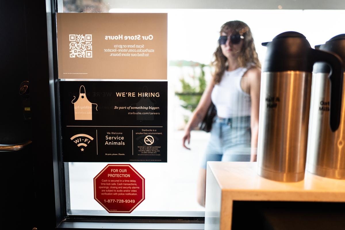 US Weekly Unemployment Claims Climb to 2-Month High