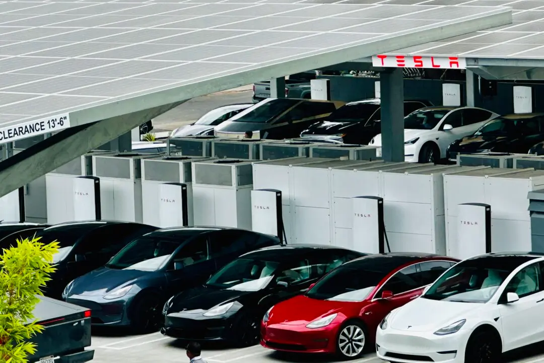 California Allows Tesla to Continue Sales in State for Now