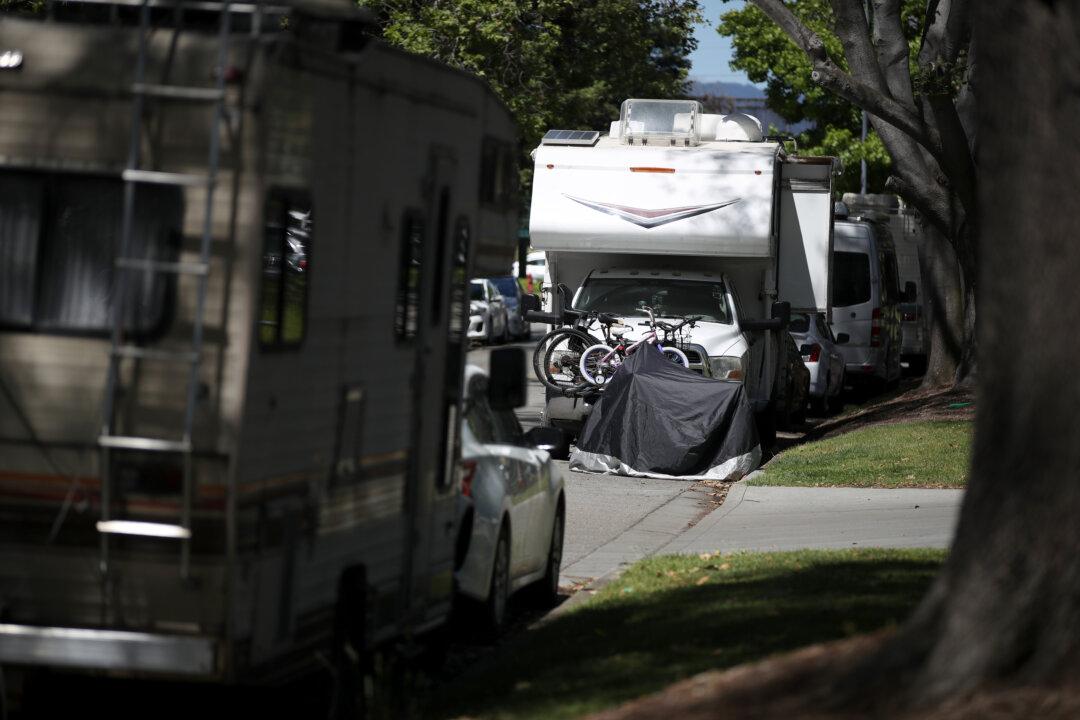 San Francisco Restricts RV Parking in Effort to Combat Homelessness