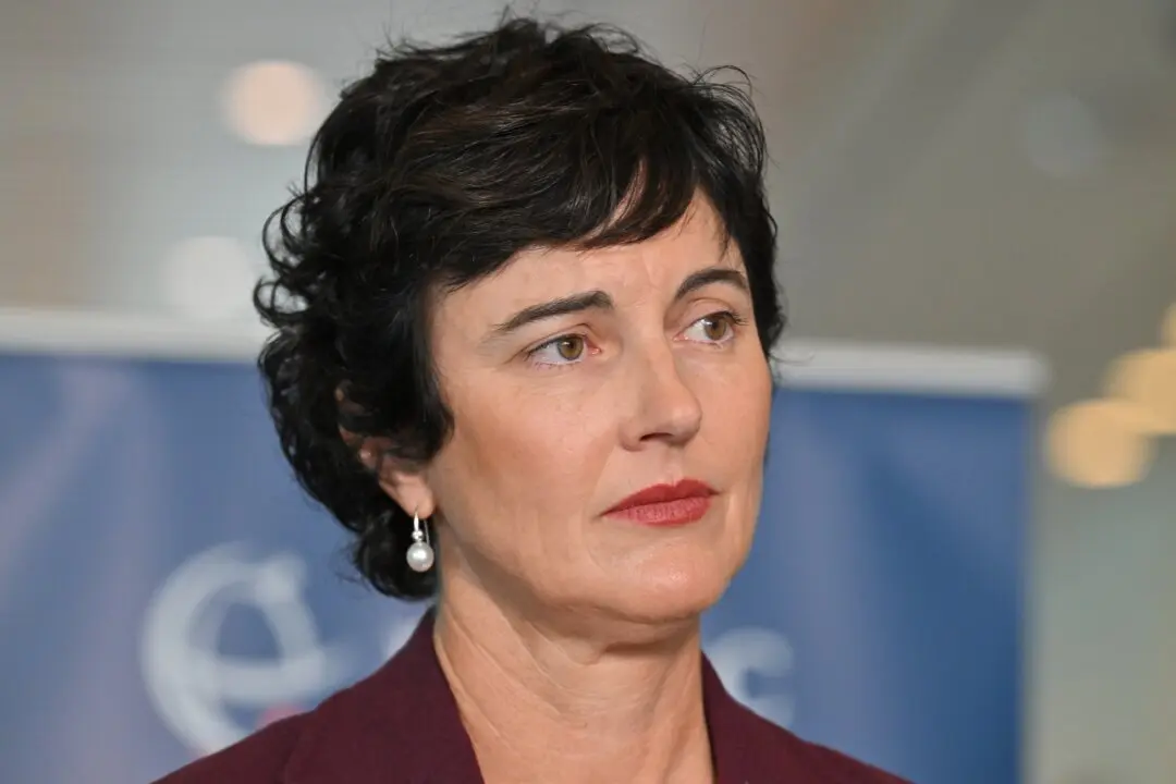 Teal MP Tries to Ban Political Parties From Handling Postal Vote Applications Amid Privacy Concerns