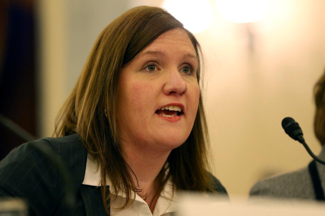 Trump Asks Supreme Court to Uphold His Firing of FTC Commissioner