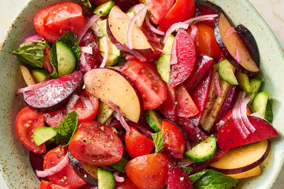 This ‘Unbelievable’ Tomato Salad Will Be a Hit at Your Next Gathering