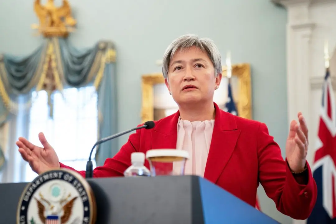 Australia Deploys Crisis Teams to Middle East to Assist Stranded Australians: Wong