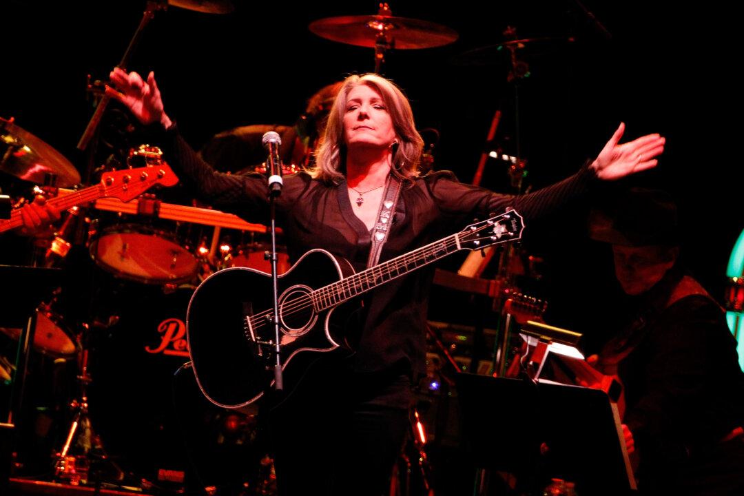 Grammy-Winning Country Singer Kathy Mattea Invited to Become Member of Grand Ole Opry