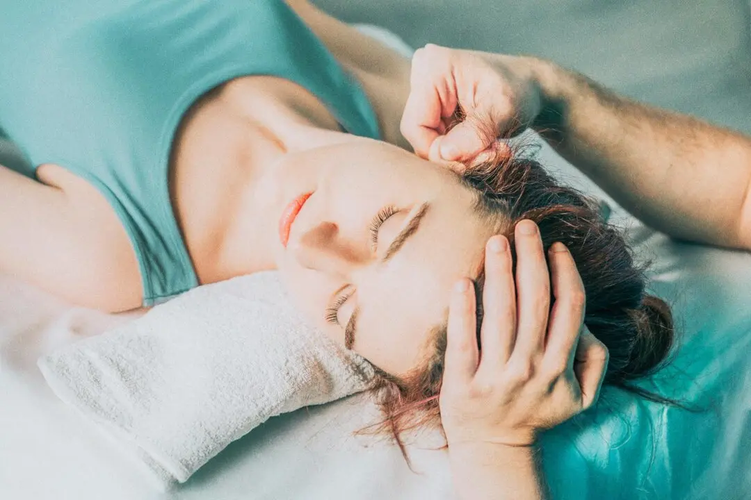 Is Your Thyroid Overactive? A TCM Guide to Natural Relief With Ear Acupressure