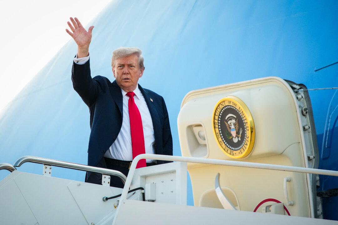 REPLAY: Trump Attends ASEAN Summit in Malaysia