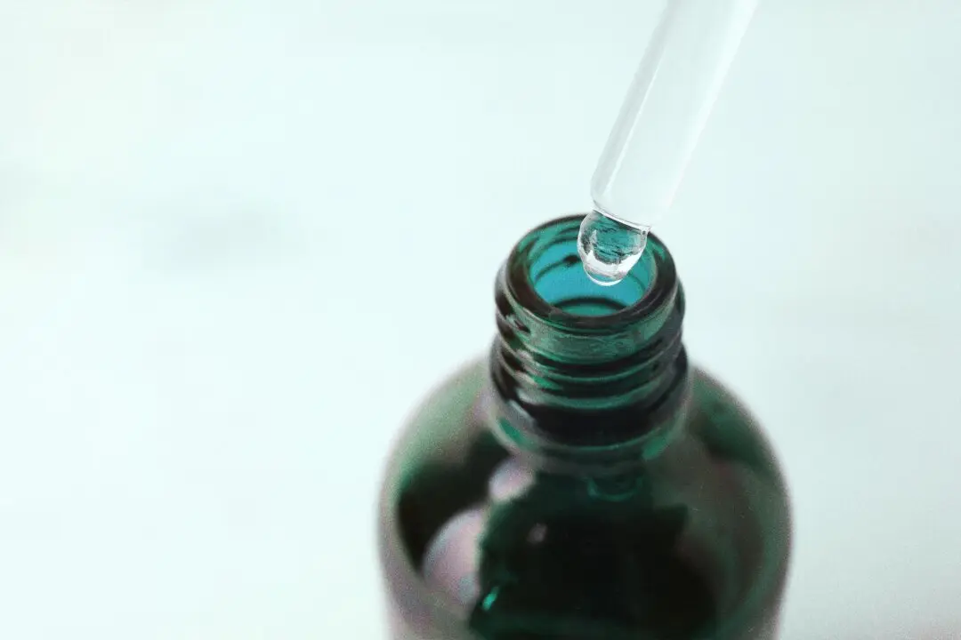 How Essential Oils Help Fight Mold-Related Infections