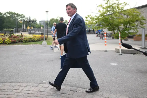 Minister LeBlanc Says He’s ‘Reassured’ by Talk With Trump Trade Official