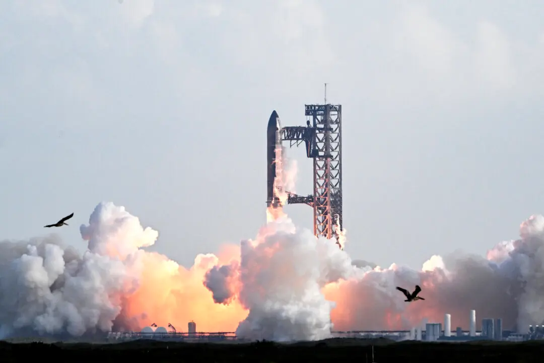 Musk Hints at Potential SpaceX IPO in 2026; Observers See It Raising $25 Billion