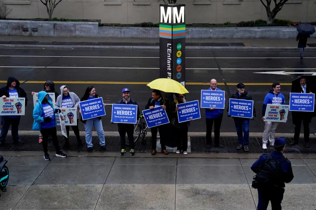 Appeals Court Says Trump Can Prevent Some Federal Employees From Unionizing