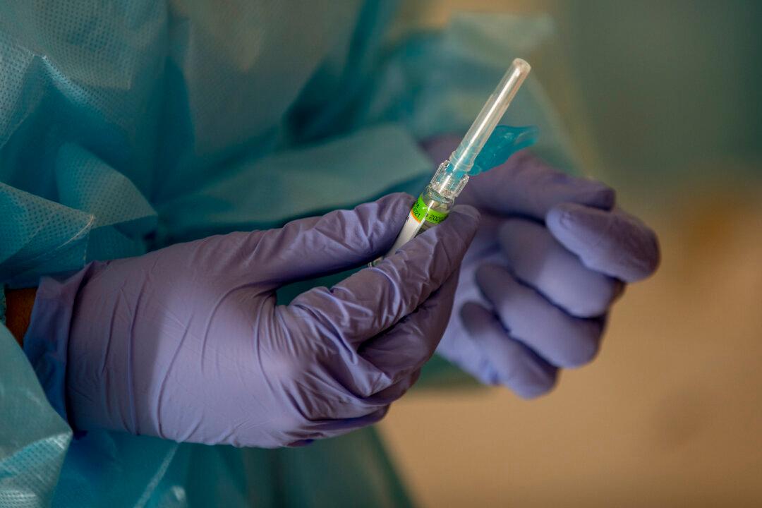 High-Dose Influenza Vaccine May Reduce Hospitalization Among Older People: Studies