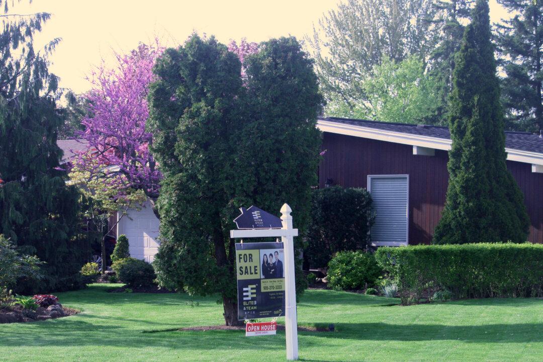 Policy-Making Through a Declustered Lens