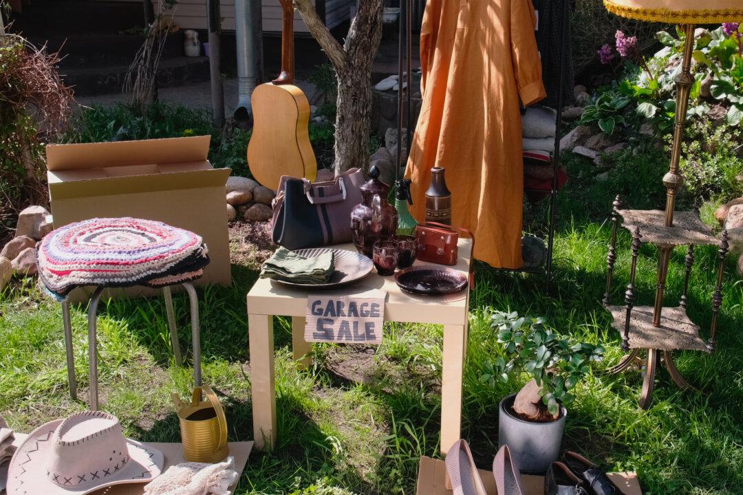 6 Common Garage Sale Mistakes That Are Losing You Money